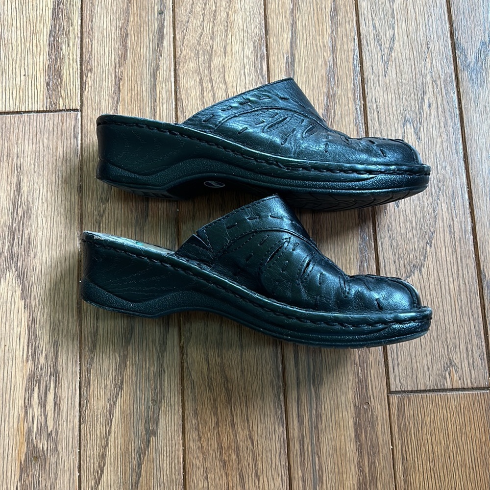 Dr. Scroll’s Clogs - Picture 3 of 4